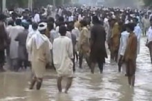 Flood Of Relief Slow In Pakistan