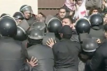 Egypt Revolts, Government Cracks Down