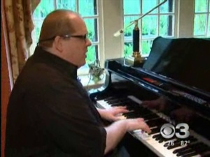 Eye On The Arts: Local 'Piano Man'