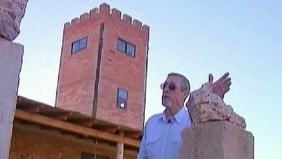 Arizona Rancher Builds Watchtower