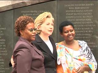 Clinton honours Nairobi embassy dead