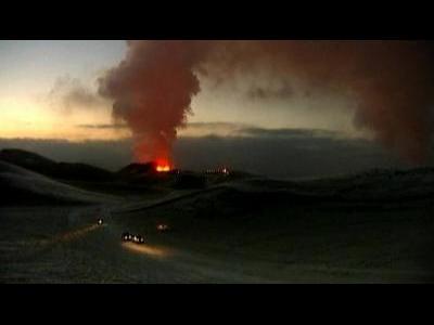 Icelandic volcano draws tourists