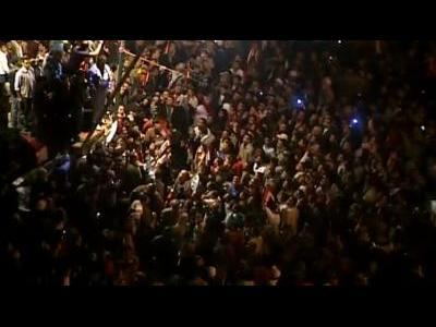 Crowds react to Mubarak announcement