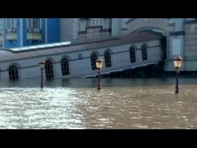 Mississippi river floods casinos
