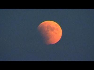 World watches lunar eclipse