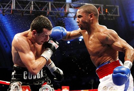 Andre Ward, Right, Connects