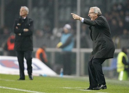 Juventus Coach Luigi Del Neri, Right, Gestures