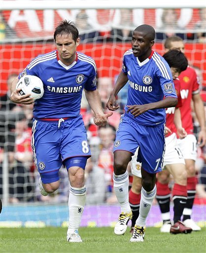 Chelsea''s Frank Lampard, Left, Is