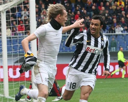 Juventus' Milos Krasic, Of Serbia, Left, Is