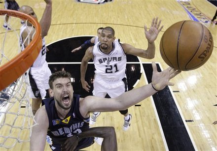 Ginobili’s return sparks Spurs to even series Ap-729f608ddf9642a48eee5a6923833def