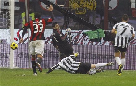 Udinese Forward Antonio Di Natale, Center, Scores