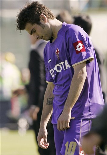  Fiorentina's Adrian Mutu Reacts At The End Of The Italian Top League Soccer Match Between Fiorentina And Sampdoria At