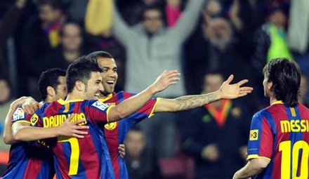 FC Barcelona's David Villa, Second Left, Reacts