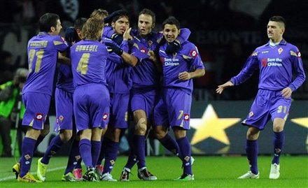 Fiorentinas' Juan Manuel Vargas, Center, Celebrates