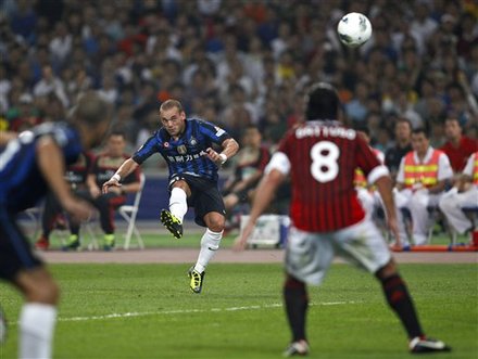 Inter Milan's Midfielder Wesley Sneijder Of The Netherlands, Kicks