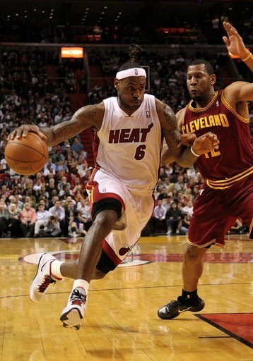 Heat rout extends Cavaliers' skid to 21
