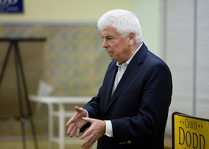 Presidential candidate Chris Dodd, (D-Connecticut)makes a point ...