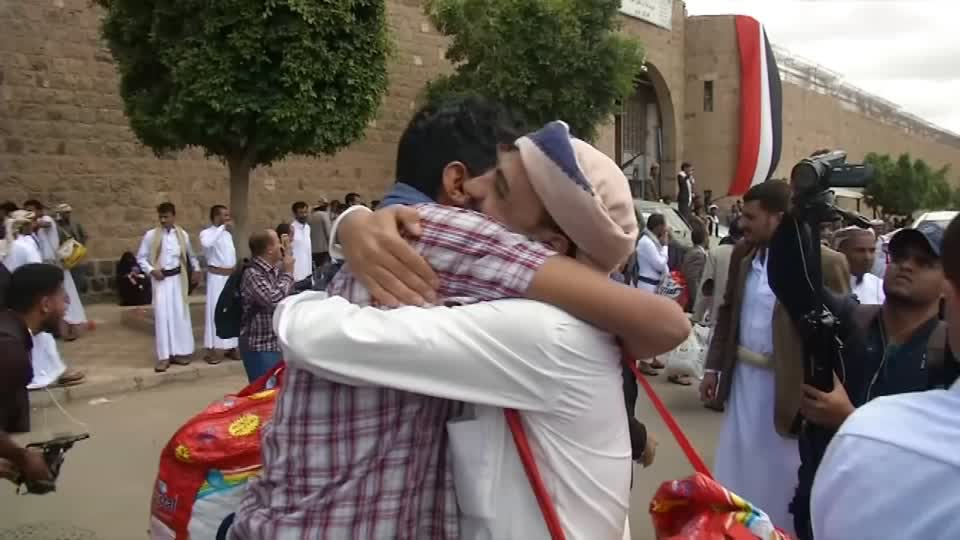 Yemens Houthis unilaterally release hundreds of detainees
