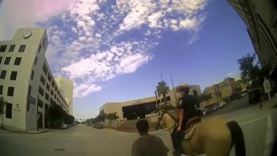 This looks so bad, says white Texas cop on horseback, leading black man on a rope