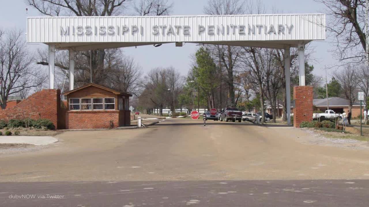 2 inmates were killed Monday night at an understaffed Mississippi prison
