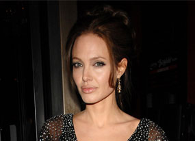 Angelina Going Off the Grid(E! Online)