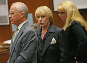 Spector Trial Gets Grim as Coroner Testifies(E! Online)