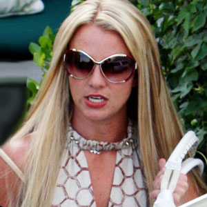 Britney Agrees to Sole Custody for K-Fed(E! Online)