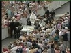Man tries to jump on popemobile