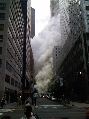 Steam explosion on Lexington Ave., NYC. Looking west at 43th Street from 3rd Ave. (Photo and caption submitted by Xander Strohm)